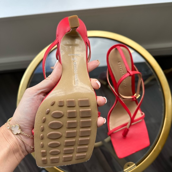 BOTTEGA VENETA
Red Stretch Strap Sandal - Picture 4 of 5